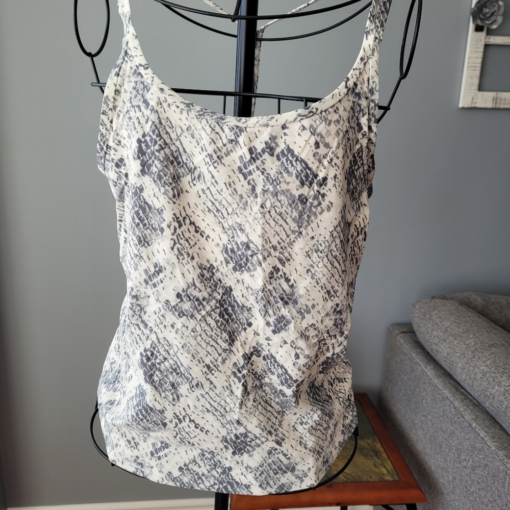 Victoria's Secret Pink top